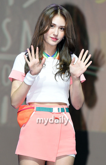 JYP 떠난 전소미, 더블랙레이블로 이적하나…