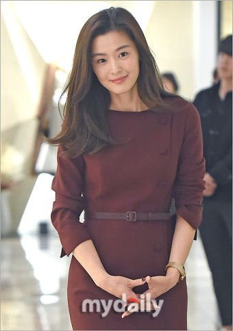 [MD포토] 전지현 '알고도 또 놀라는 실물 미모'
