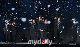 [MD포토] 더 맨 블랙 완벽한 무대