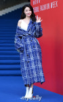 [MD포토] 헬로비너스 나라 코트 속 파격패션