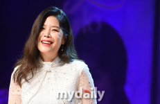 [MD포토] 10집으로 돌아온 린 수줍은 미소