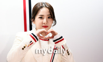 [MD화보] '의상 탓인가?'…산다라박, 살짝 달라진 듯한 분위기