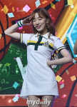[MD포토] 드림노트 유아이 깜찍한 거수경례