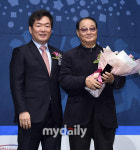 [MD포토] 이광환 프로야구 은퇴선수협회 공로패 수상