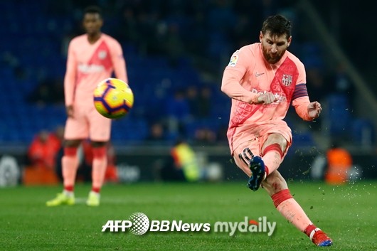 PSG vs 인터 마이애미, 메시 더비 화제! 이강인과 메시의 맞대결 기대