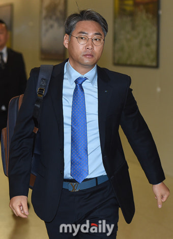 [MD포토] 강동우 코치 '흰 머리가 많아졌어요'