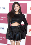 [MD포토] 효민에게 빠져봐