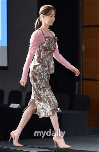 [MD포토] 이유영, '봄을 부르는 발걸음'