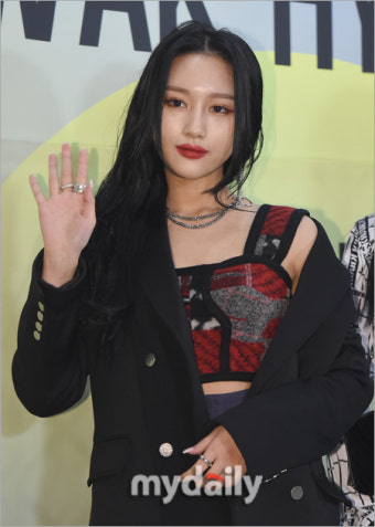 [MD포토] 드림캐쳐 시연 '강렬한 레드립'