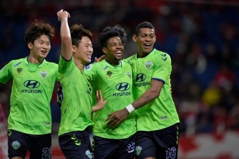 '아드리아노 결승골' 전북, 우라와에 1-0 승...조 1위 등극