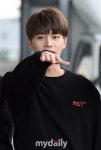 [MD포토] NCT 127 태일 시그니처 인사