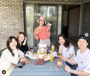 변정수, 정수네 민박 인증...모태 동안 미모
