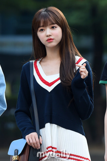 [MD포토] 오마이걸 유아 '심쿵 하트'