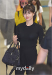 [MD화보] 검은 티셔츠 속 반전… 트와이스 모모, 다 보이는 시스루 