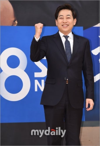 '몰카 혐의' SBS 前 앵커 김성준, 문자로 사과…