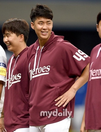 '데뷔 첫 승' 키움 김선기 