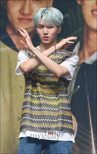 [MD포토] 펜타곤 키노, '접금금지 이렇게'