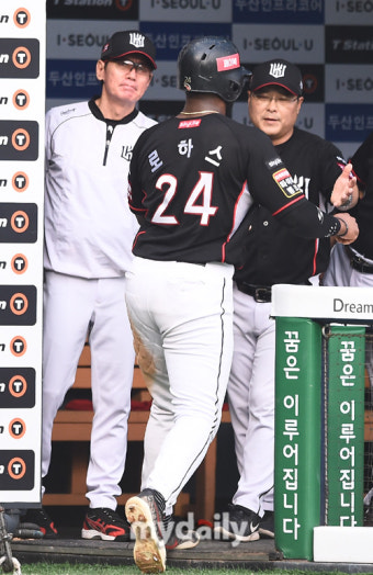 [MD포토] 이강철 감독 '로하스 선취점 좋았어'