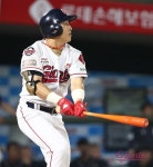 '손아섭 3안타·3타점' 롯데, 두산 추격 잠재우고 4연승 