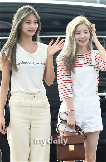 [MD포토] 트와이스 쯔위-다현, '말레이시아 콘서트가요'