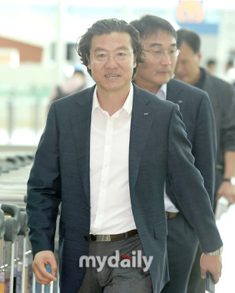 [MD포토] 김판곤 대한축구협회부회장 '우리 선수들 믿습니다'