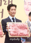 [MD포토] 남궁민 추석은 한우와 함께