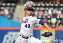 디그롬, ARI전 7이닝 11K 1실점 위력투…ERA 2.70