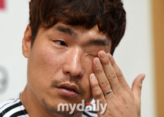 [MD포토] 은퇴 기자회견 갖는 이동현 '롸켓의 눈물'