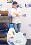 [MD포토] 지성 깔끔한 셔츠 데님 패션