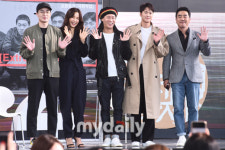 [MD포토] 이하늬,진선규,공명,류승룡 '팬들에게 감사의 인사'