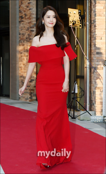 [MD포토] 윤아, '레드카펫 위 레드여신'
