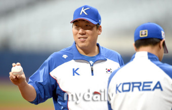 [MD포토] 김현수 '이제는 야구대표팀 응원해주세요'