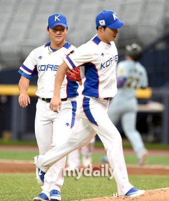 [MD포토] 고우석 '김하성 고마워'