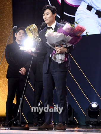 [MD포토] 김하성 '빛나는 유격수 골든글러브'