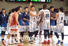 [MD포토] 전주KCC 안양KGC 상대로 승리하며 2위 도약