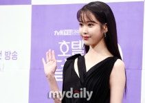 아이유, 이담엔터테인먼트로 이적…12년 지기 매니저와 의리 지켰다 [공식입장]