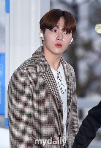 [MD포토] 세븐틴 승관 '아침부터 빛나는 미모'