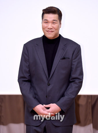 [MD포토] 서장훈 '예능인이 아닌 농구 감독으로 인사드려요'