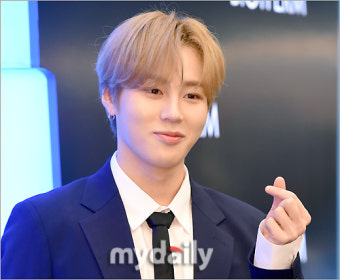 [MD포토] 하성운 '미소 하트'