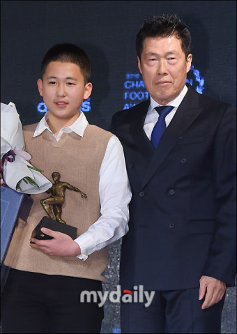 [MD포토] 고필관, '뭉찬 초토화 하고 차범근 축구상 수상'