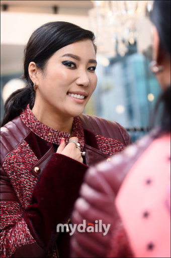 ‘그리디어스’ 박윤희 디자이너, “‘타트라스’ 초청으로 파리 쇼 참관”[패션&셀럽]