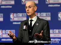 NBA 아담 실버 커미셔너, 최소 30일간 중단