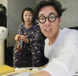 김영철, 라면 뿌시는 애숙이 누나! 이게 더 현실 사진이다!ㅎㅎ...