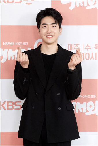 [MD포토] 강훈, '훈훈함 가득'