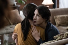개봉 D-DAY 호텔 레이크 관전 포인트 셋…극장가 살릴까