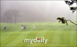 [MD포토] 스톤게이트CC, 갑자기 내려앉은 오후 안개