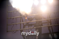 [MD포토] 탄천종합운동장 조명탑 화재
