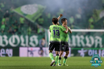 '김보경 결승골' 전북, 포항에 2-1 역전승