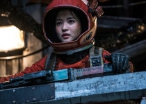 김태리 우주쓰레기 청소선 ‘승리호’ 선장 변신, “동물적 본능으로 연기”