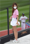 [MD포토] 치어리더 김진아 태풍 바람에 치마가 들썩
